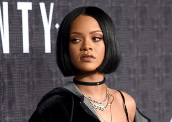Rihanna Fans Believe Her Super Bowl Performance Is Going To Be A Fenty Ad